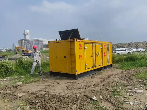 公主岭200KW柴油发电机机组每小时的油耗量受哪些因素影响？